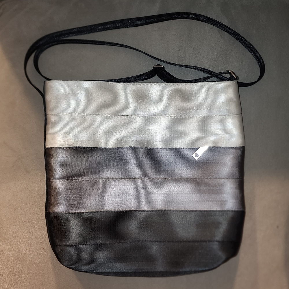 Harvey's Original Seatbelt Streamline Crossbody Bag